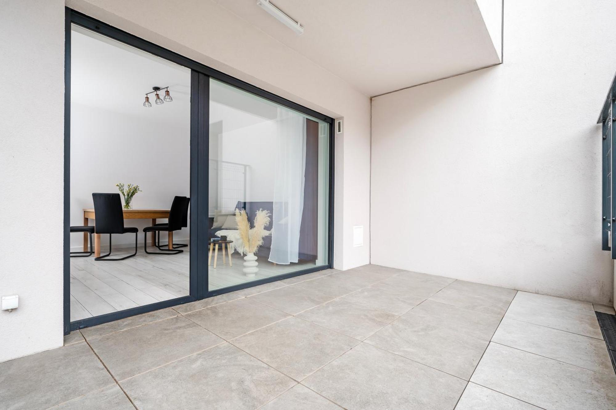 Manufaktura Residence - Apartamenty Industrial Z Parkingiem I Dwoma Lazienkami 罗兹 外观 照片
