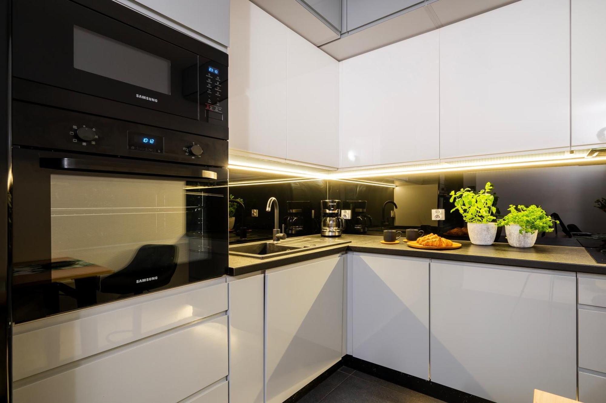 Manufaktura Residence - Apartamenty Industrial Z Parkingiem I Dwoma Lazienkami 罗兹 外观 照片