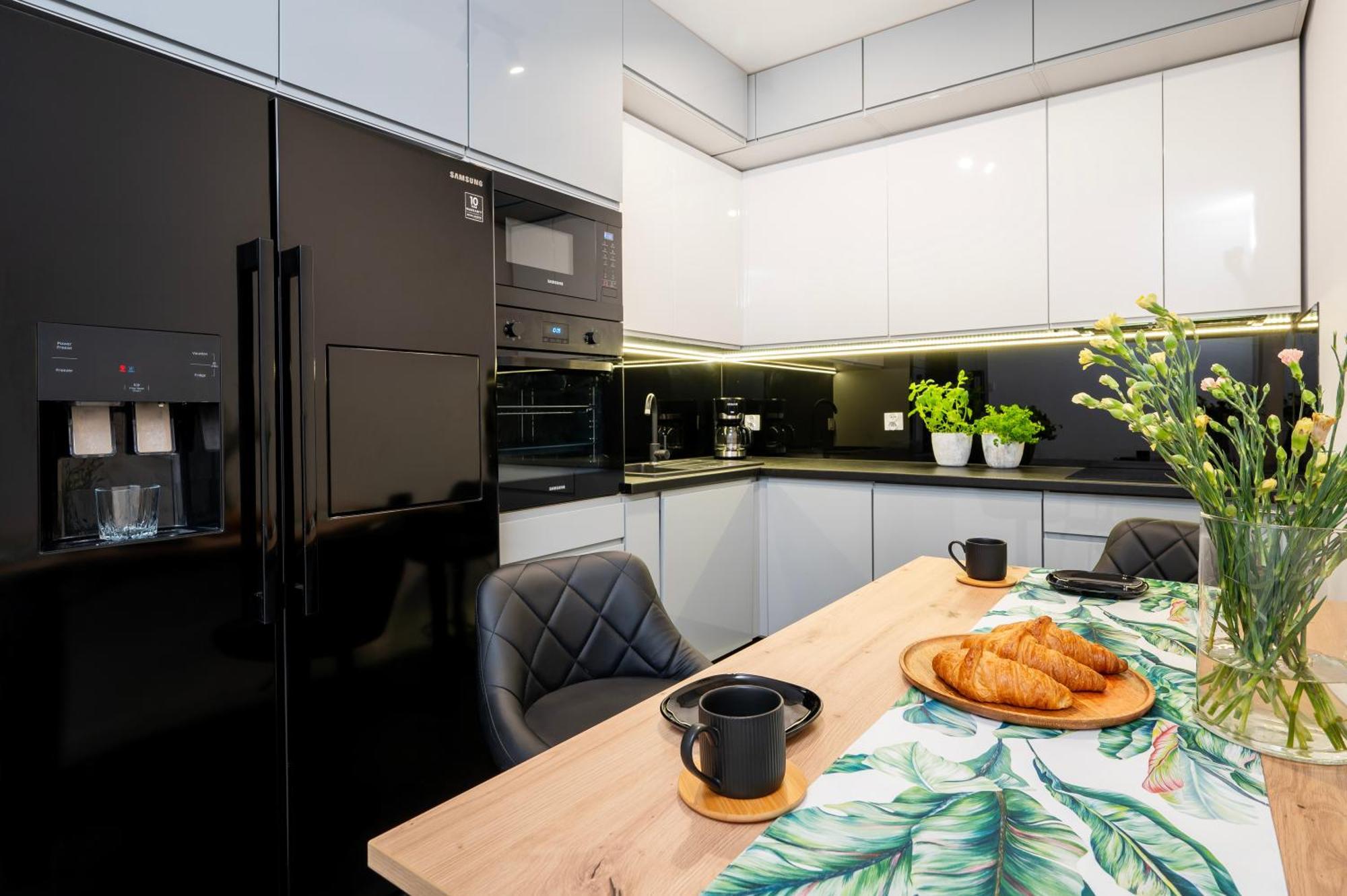 Manufaktura Residence - Apartamenty Industrial Z Parkingiem I Dwoma Lazienkami 罗兹 外观 照片